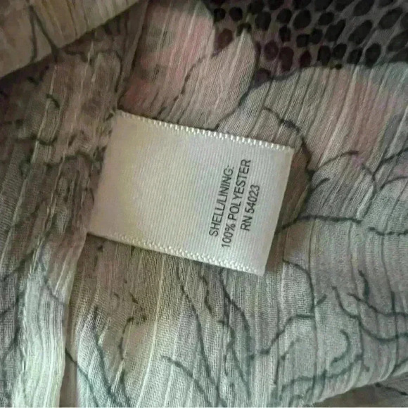 Banana Republic Shirt Women’s SizeXS Floral Pullover Pleat Front Top, Buttons - Picture 8 of 11